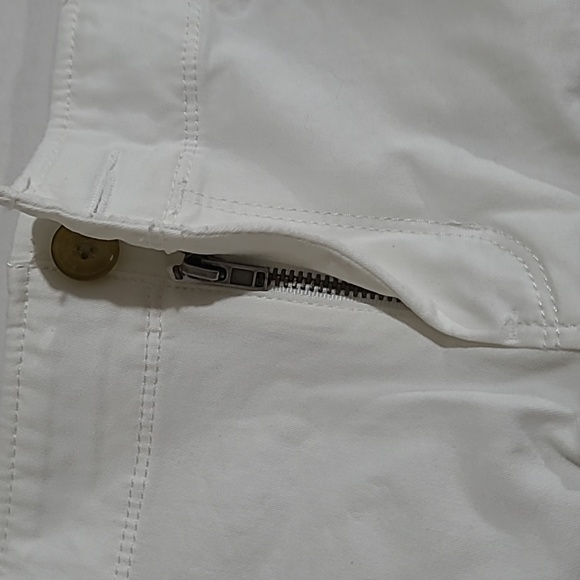 Old Navy low rise shorts - Picture 10 of 11